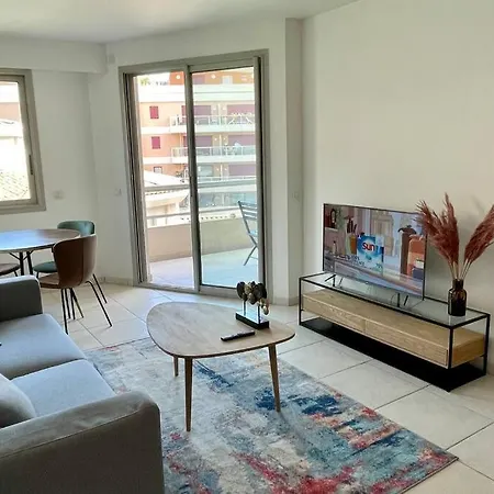 Superbe 2 Pieces Et Terrasse A 5 Min De La Appartement *